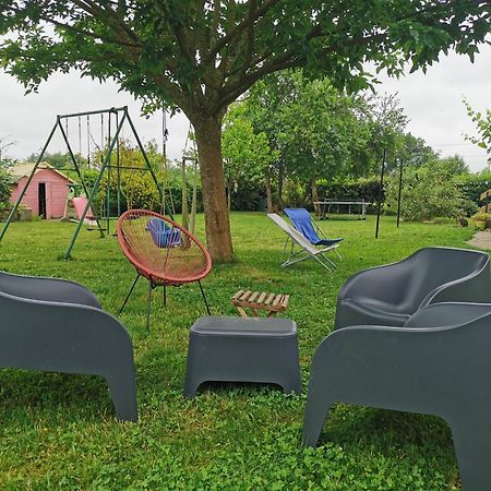 Gite Les Petits Chemins Ledeuix Exterior foto