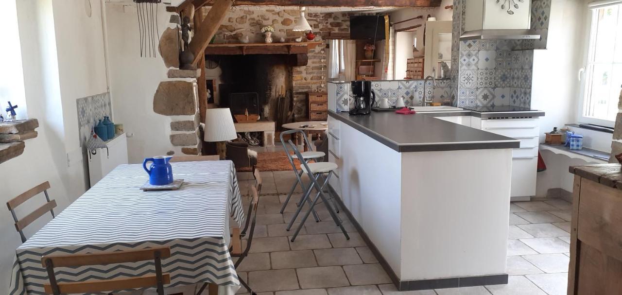 Gite Les Petits Chemins Ledeuix Exterior foto