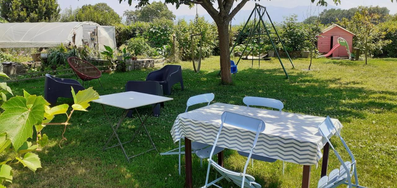 Gite Les Petits Chemins Ledeuix Exterior foto